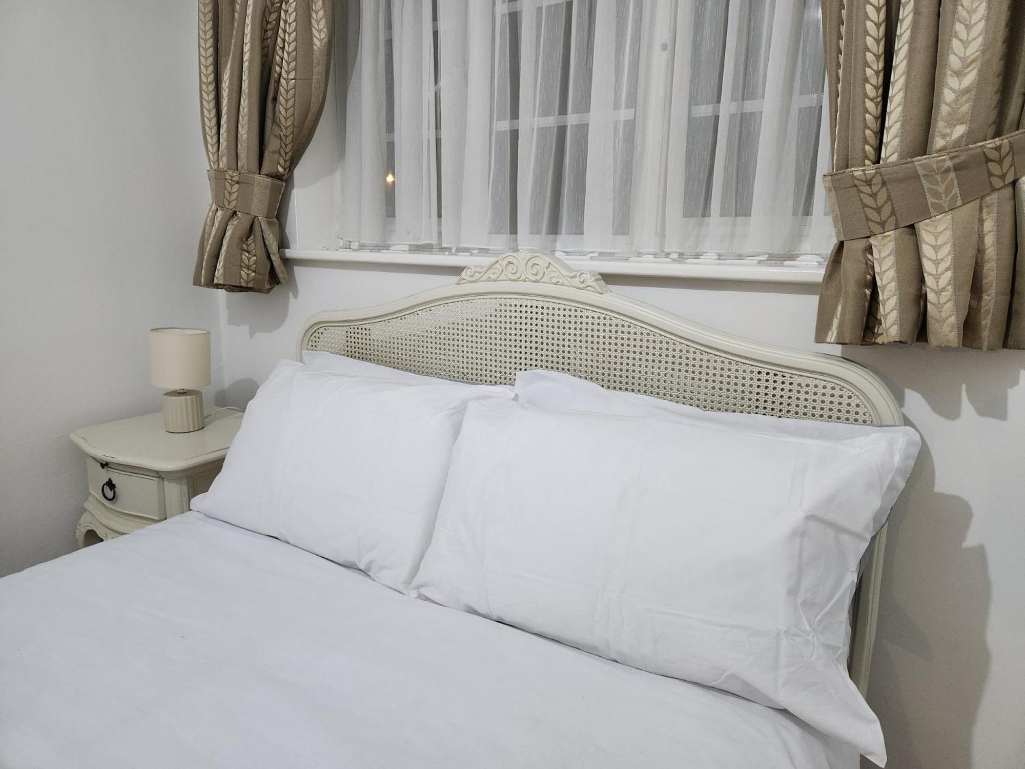 Elmdon House With 4 Spacious Bedrooms To Choose Birmingham Exteriér fotografie