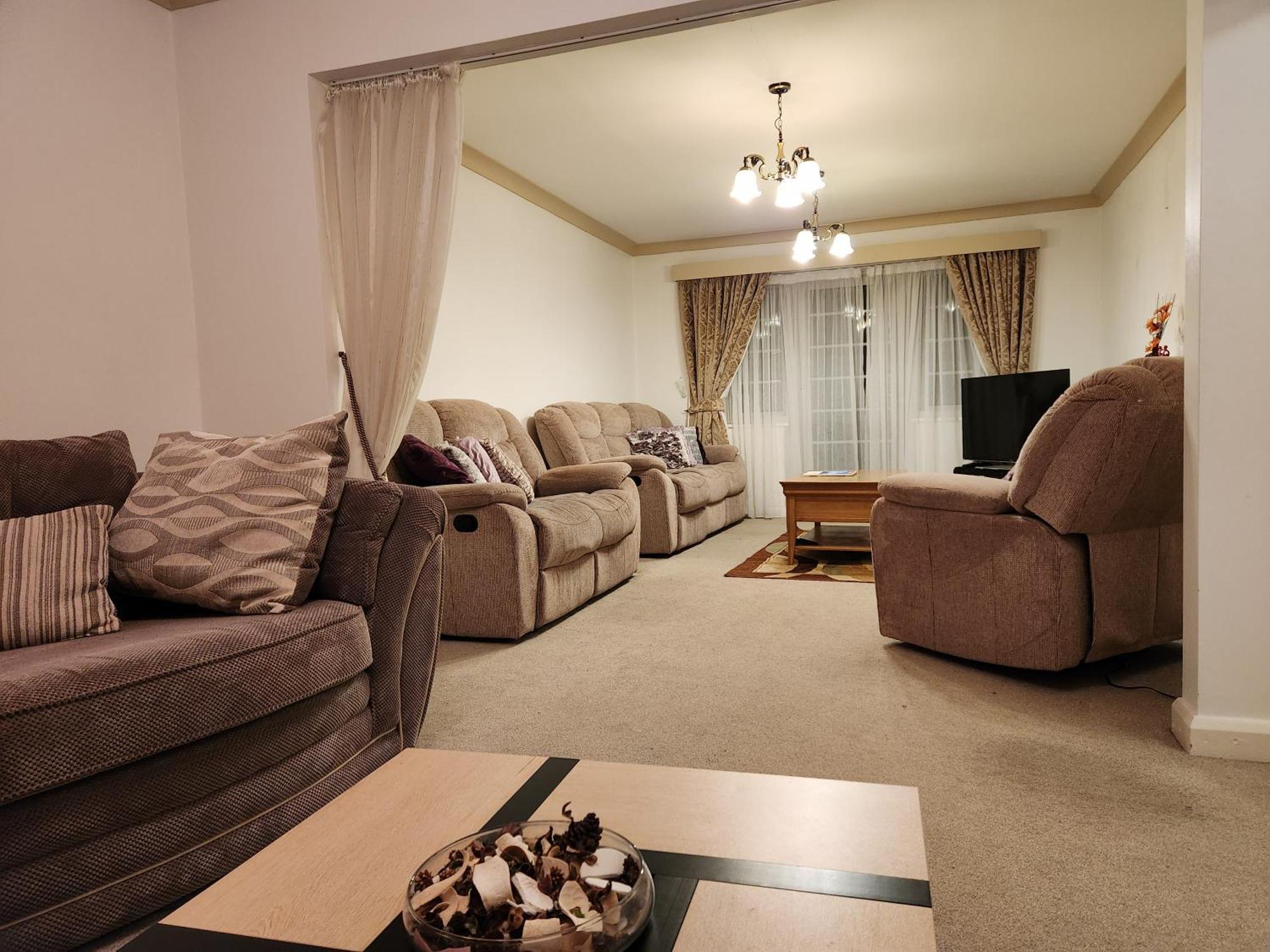Elmdon House With 4 Spacious Bedrooms To Choose Birmingham Exteriér fotografie