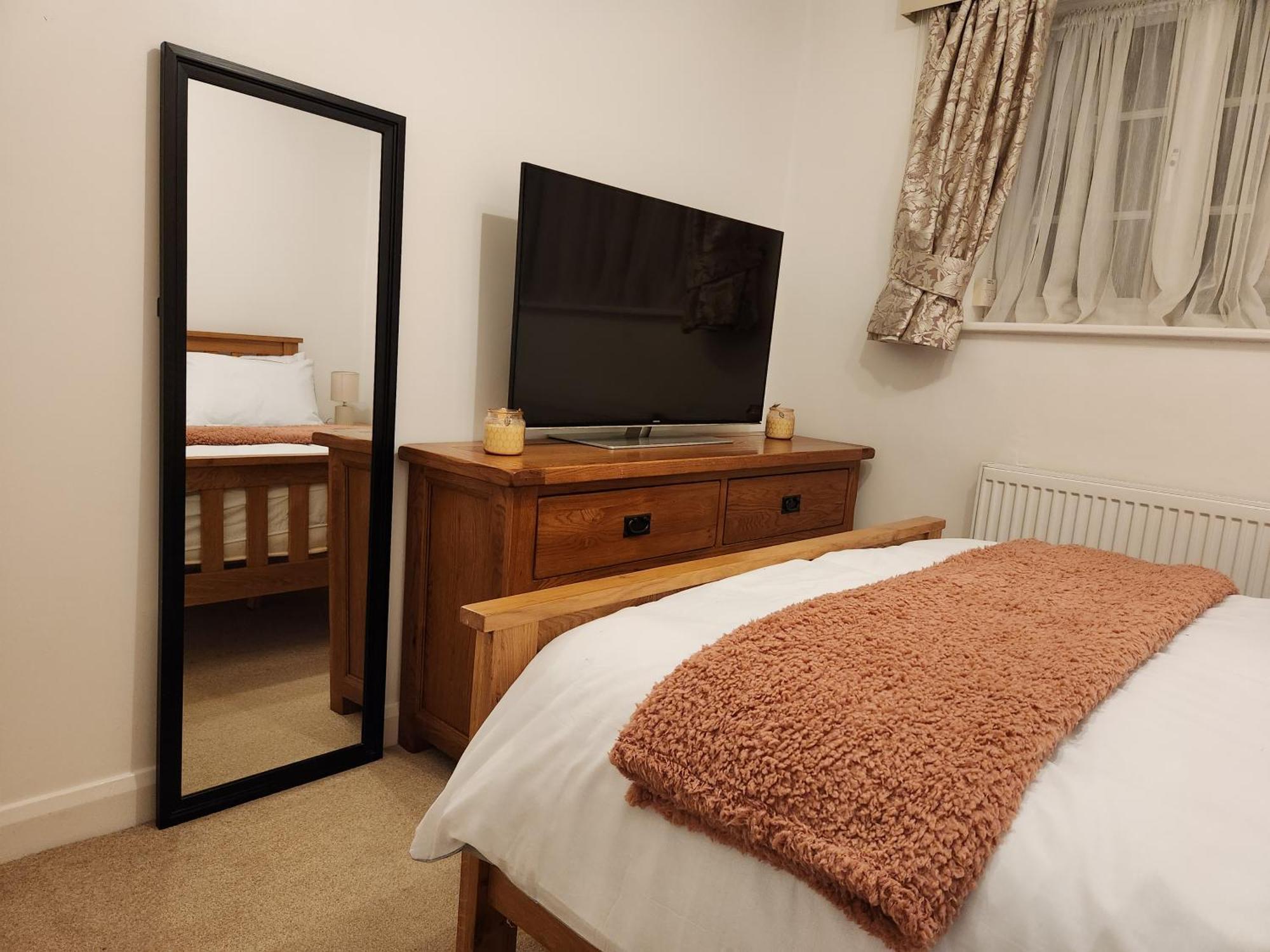 Elmdon House With 4 Spacious Bedrooms To Choose Birmingham Exteriér fotografie